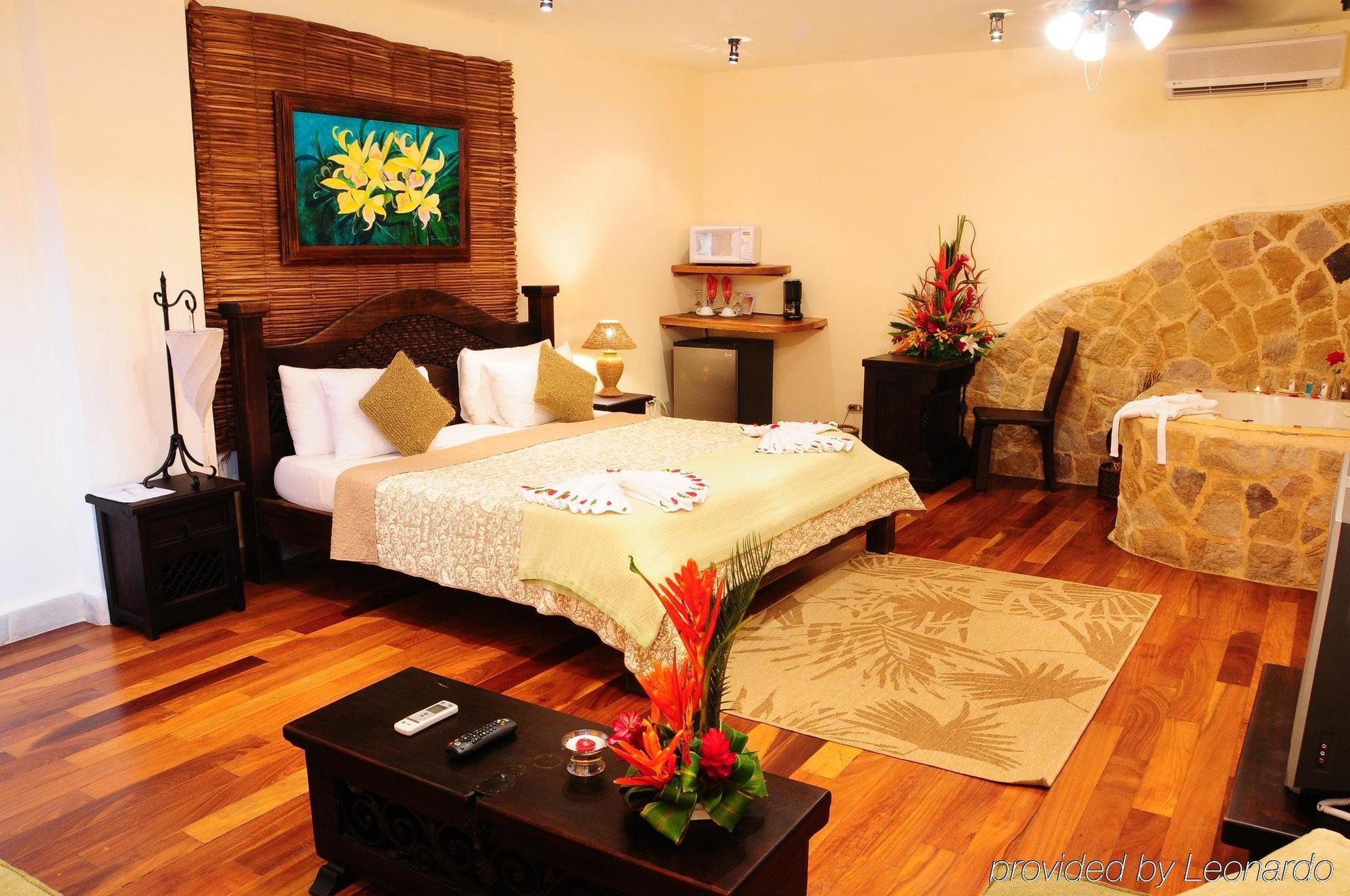 Issimo Suites Boutique Hotel & Spa - Adults Only Manuel Antonio Exterior foto